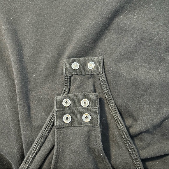 Old Navy Short Sleeve Bodysuit - Picture 4 of 4